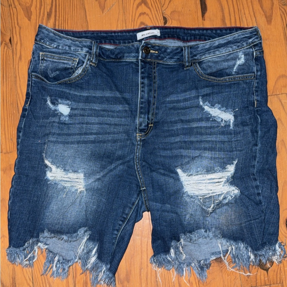 Ms. Cello Jean shorts size 3x